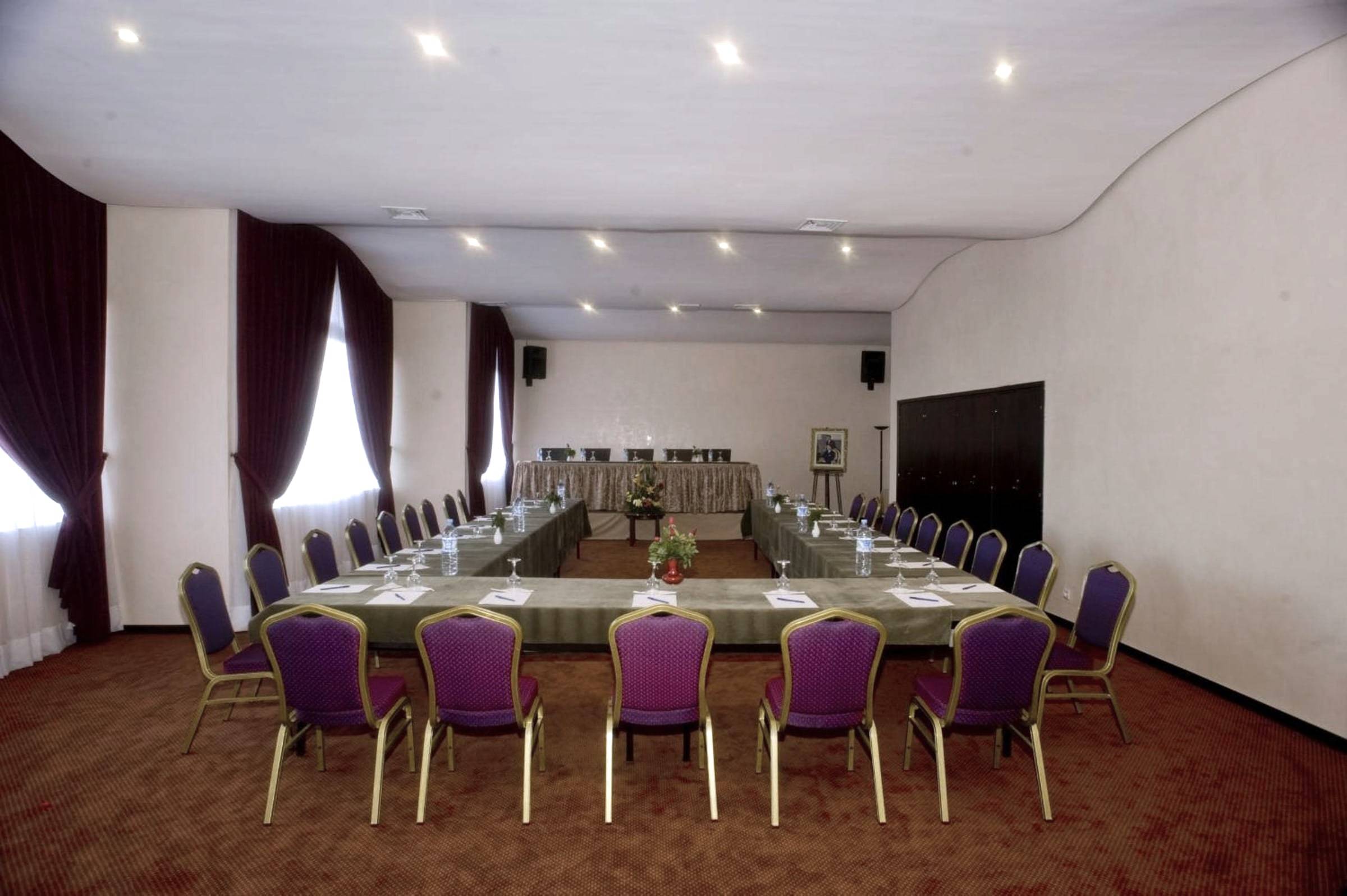 Une salle de réunion de l’hôtel.