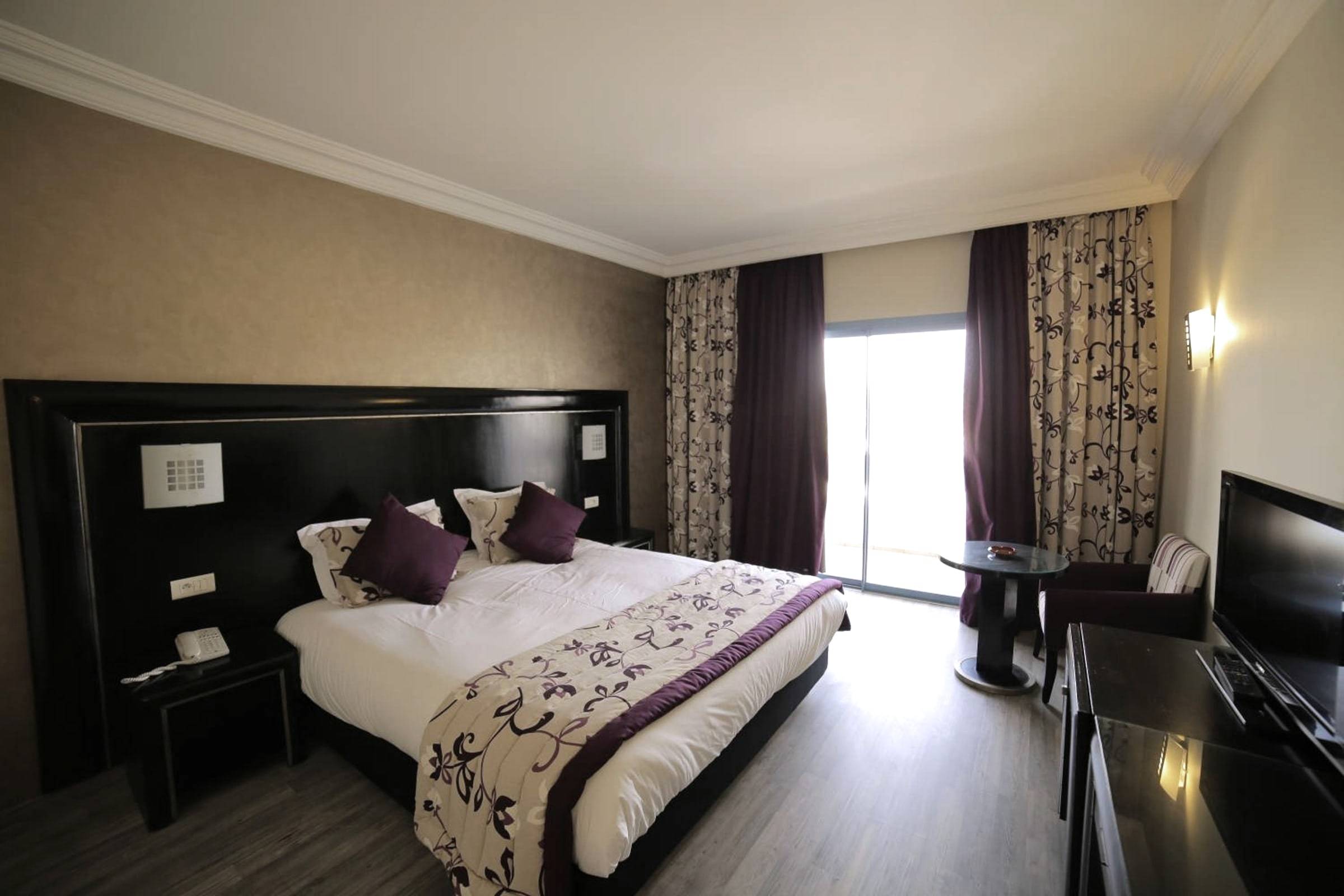 Chambre double, vue vers le balcon