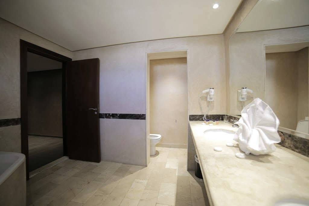 Salle de bain de suite, double vasque